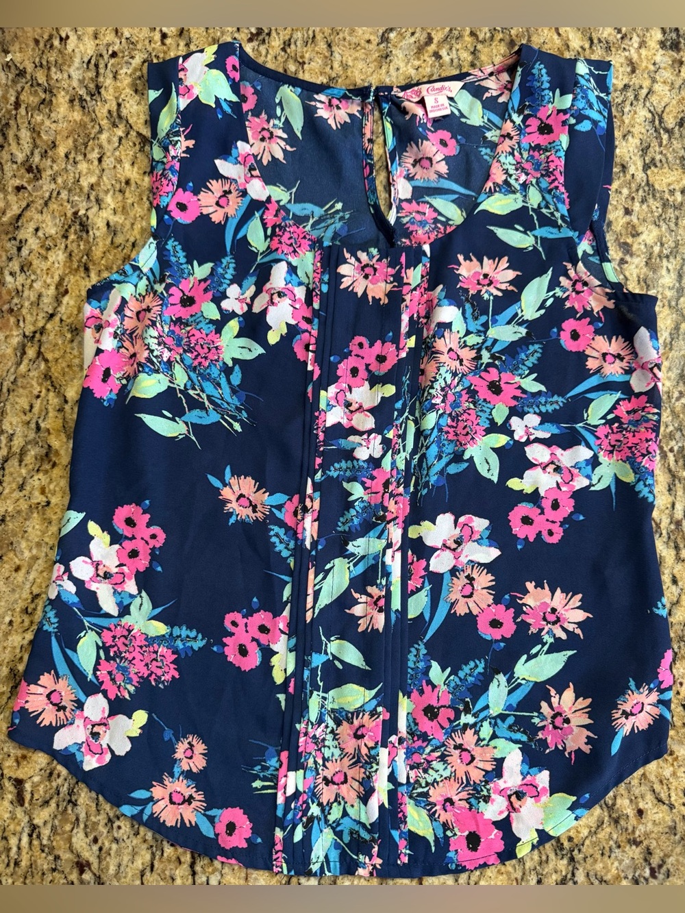 ❤️ 3/$25 Candie’s Small Navy Floral Tank Top Blouse Shirt Pink Mint Accents (B10